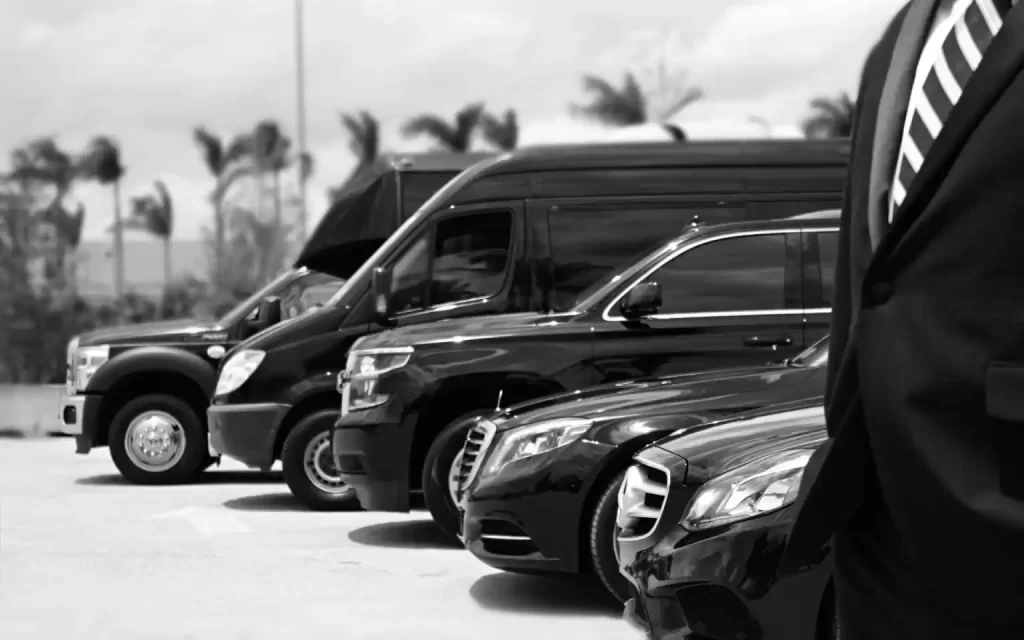How-Many-People-Can-Fit-in-a-Limo.jpg-1536x960