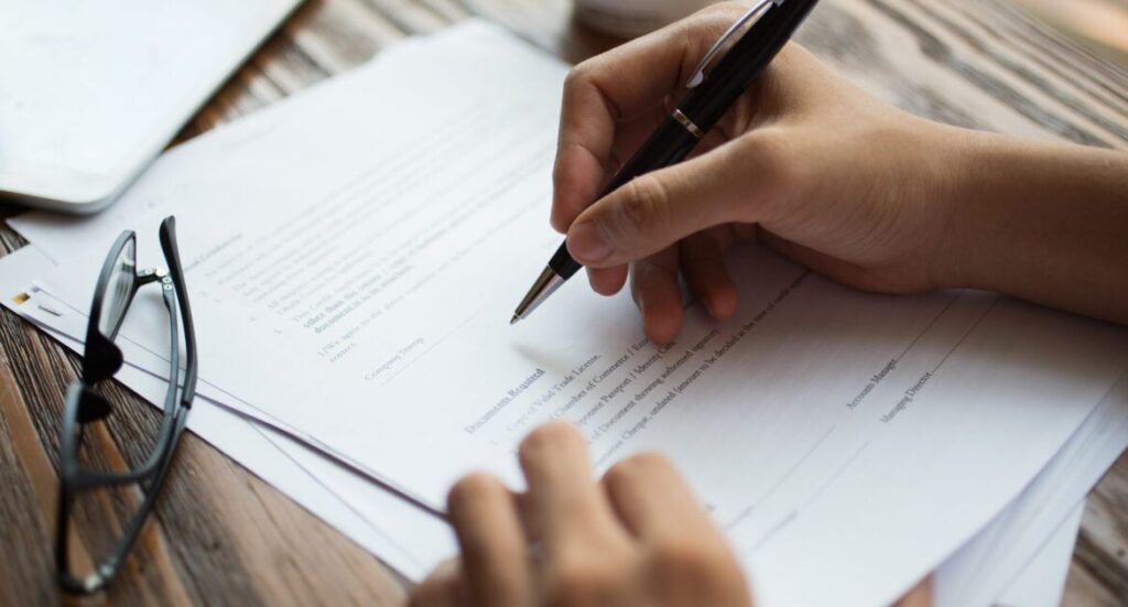 Comparison Guide: Choosing the Right Assignment Writing Service